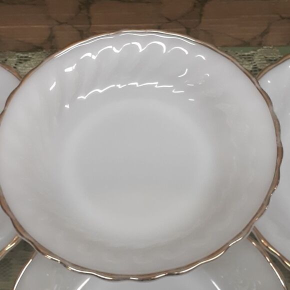 4 pc. Anchor Hocking Suburbia Fire King Swirl Salad Bowls with Gold Trim - Picture 5 of 10